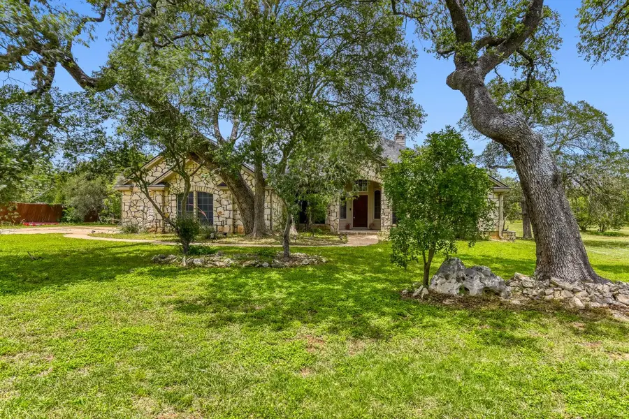 330 Humphrey Dr, Buda, TX 78610 - #2