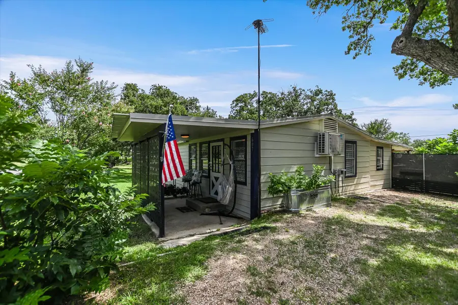 607 Driftwood Ln, Cottonwood Shores, TX 78657 - Image #2