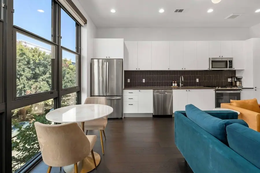 800 Embassy Dr #210, Austin, TX 78702 - Image #2