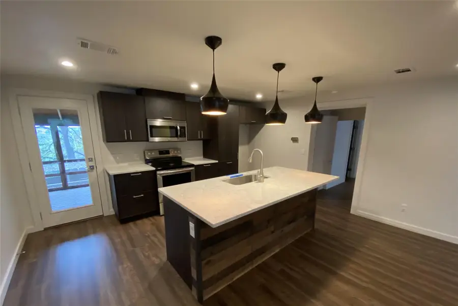 1000 Linscomb Dr, Austin, TX 78734 - #2