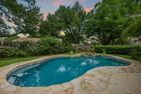 10401 Pinehurst Dr, Austin, TX 78747