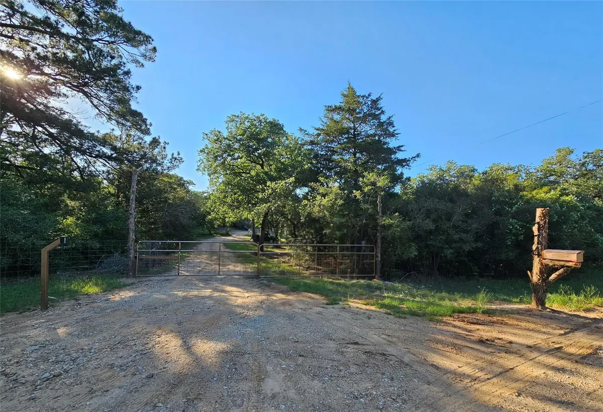 114 Fealy Rd, Red Rock, TX 78662 - #1