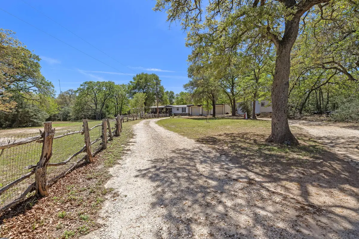 541 Hidden Oaks Dr, Elgin, TX 78621 - #1