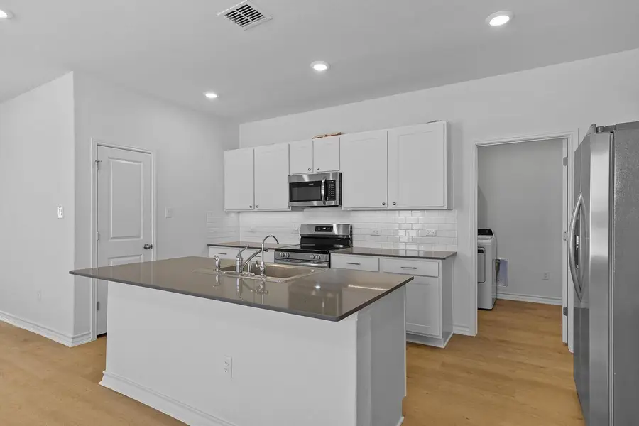 109 Hatari Trl, Jarrell, TX 76537 - #3