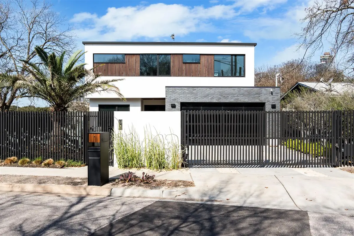 30 Chalmers Ave, Austin, TX 78702 - #1