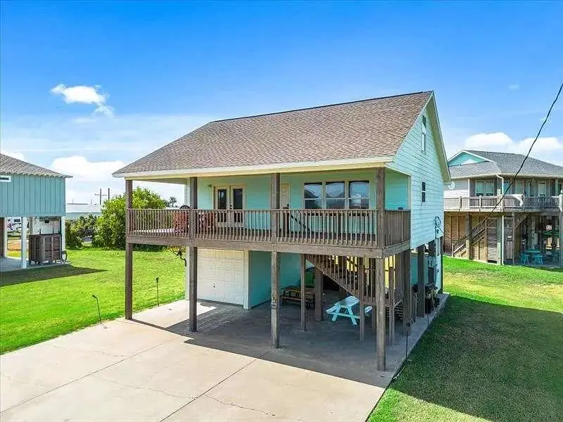 157 Verdia Dr, Crystal Beach, TX 77650 - #1
