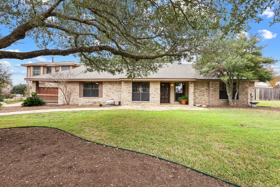 1346 Amistad Dr, Round Rock, TX 78664 - Image #2