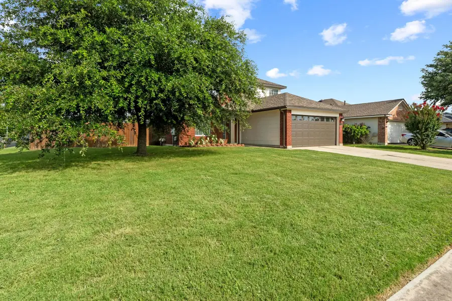 301 Abamillo Ct, Hutto, TX 78634 - #2