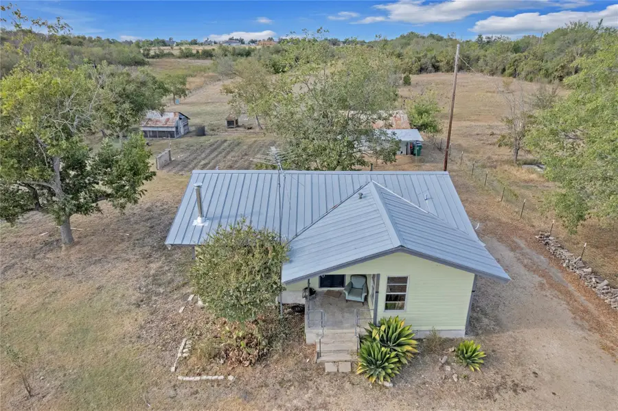 1607 E 4th St, Taylor, TX 76574 - #3