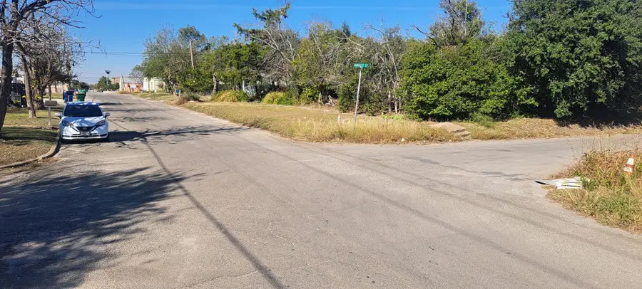 304 Burkett St, Taylor, TX 76574 - Image #2