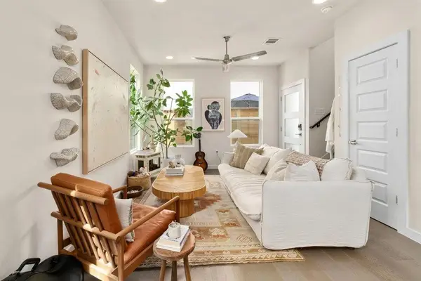 913 Valdez St #B, Austin, TX 78741