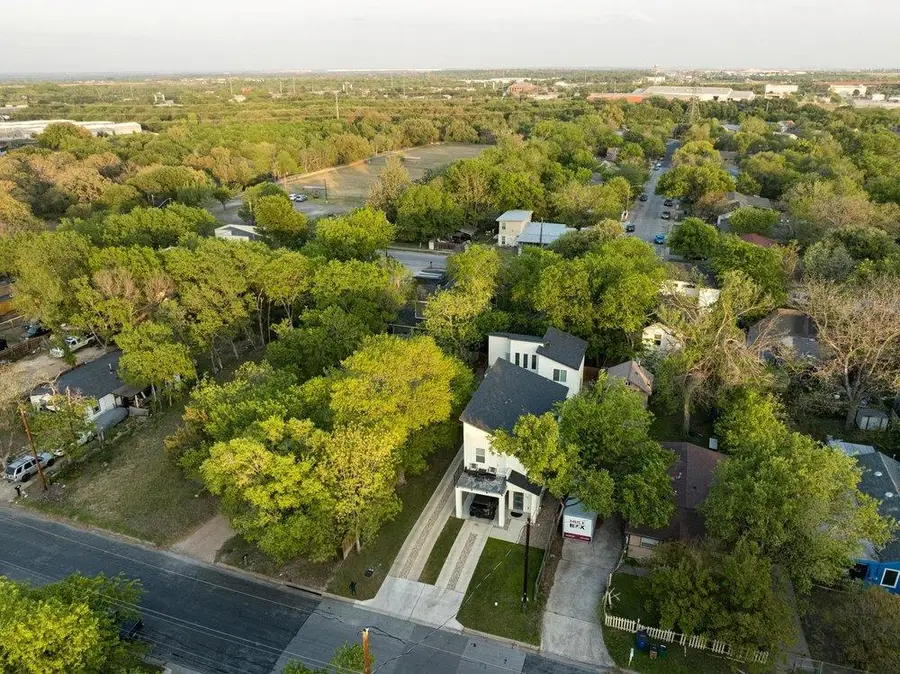 913 Valdez St #B, Austin, TX 78741 - #3