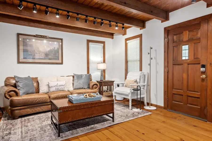 406 N Acorn St, Fredericksburg, TX 78624 - Image #3