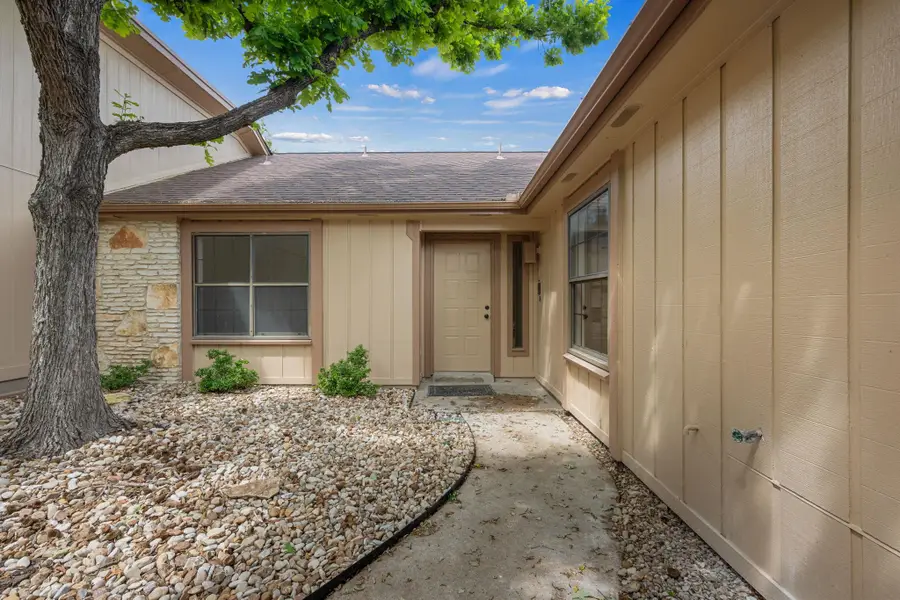 11 Oaks Pl, Lago Vista, TX 78645 - #3