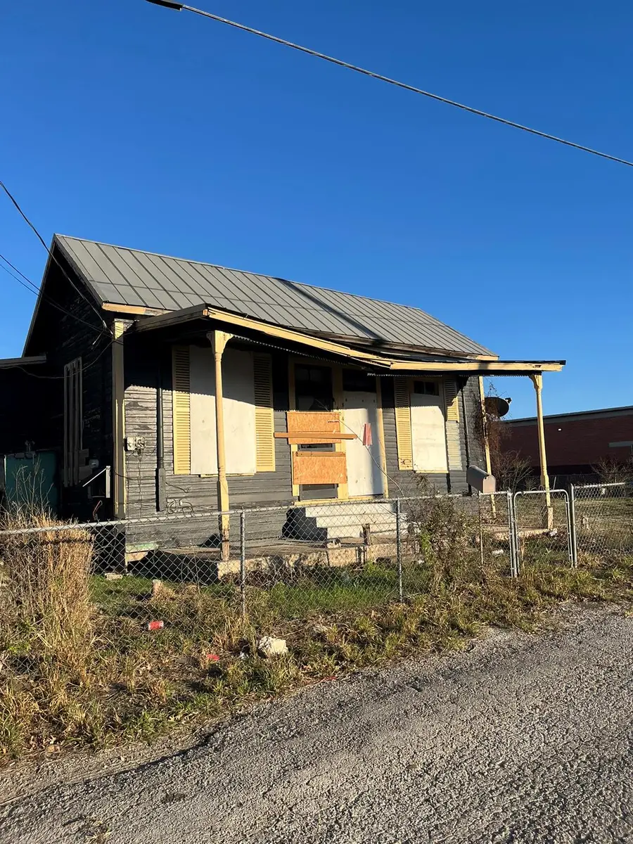 1404 N Olive St, San Antonio, TX 78208 - #2