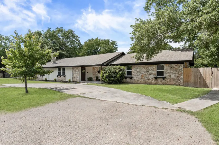 702 E Sandy Ln, Little River Academy, TX 76554 - #2