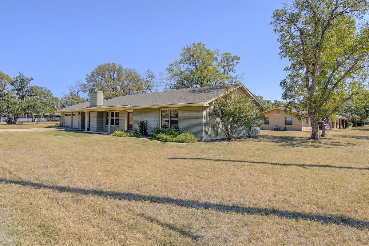 1013 Highland Dr, Highland Haven, TX 78654 - Image #1