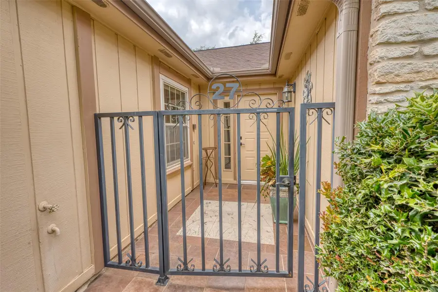 27 Oaks Pl, Lago Vista, TX 78645 - #3