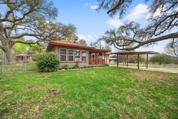 312 Gerald Dr, Blanco, TX 78606