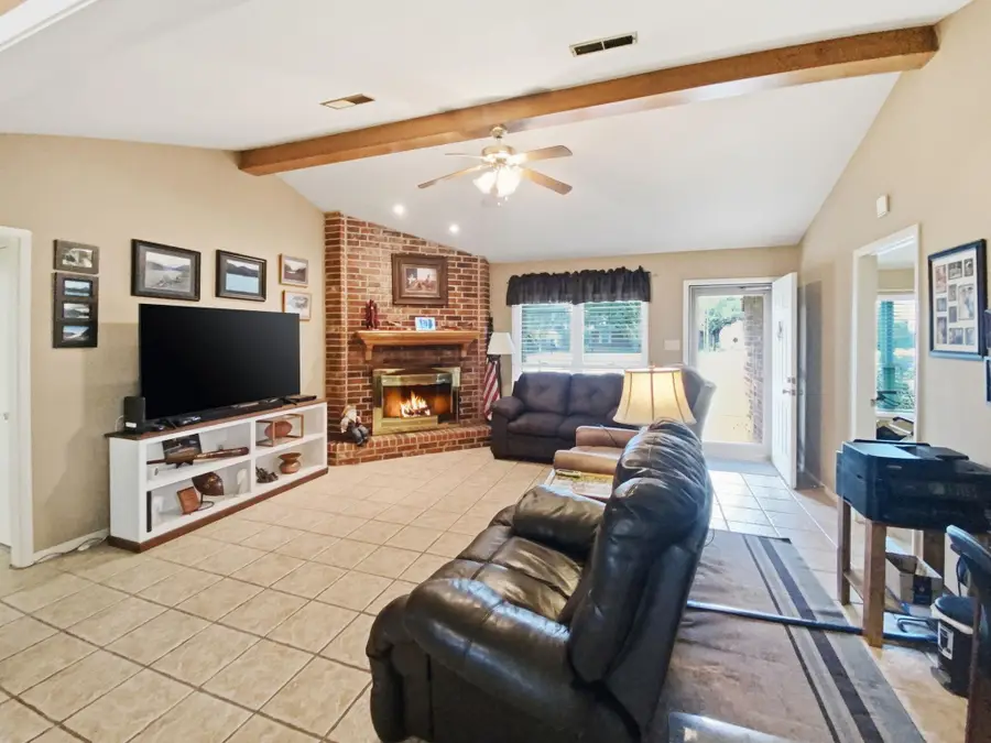 2770 Trey Ln, Brenham, TX 77833 - Image #2