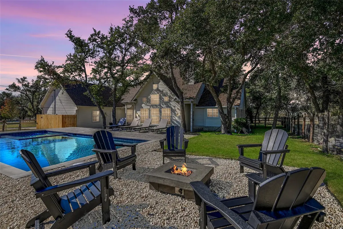 209 Peabody Pl, Dripping Springs, TX 78620 - #1