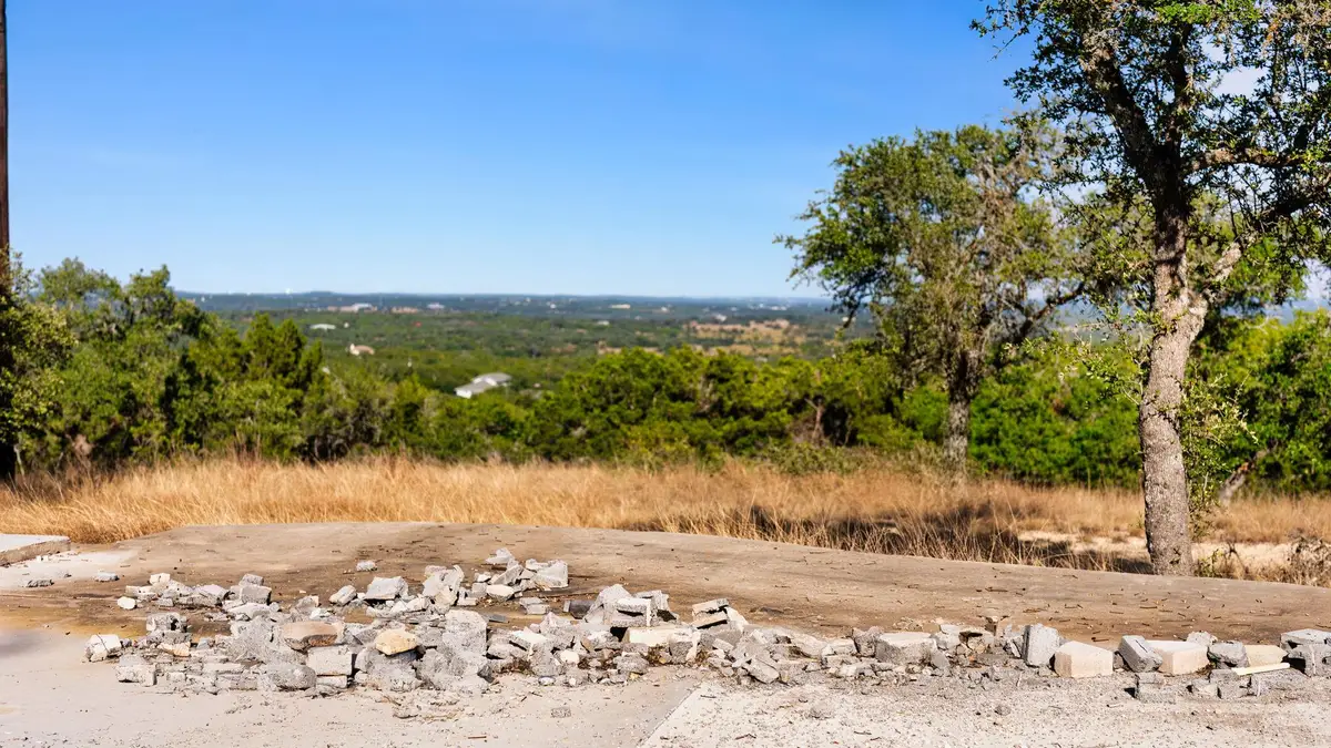 520 Harmon Hills Cv, Dripping Springs, TX 78620 - #1