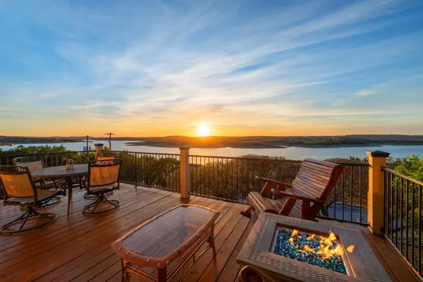 5903 Lakeshore Dr, Lago Vista, TX 78645