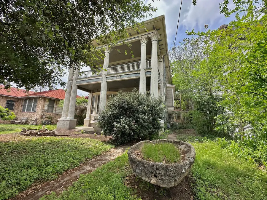 727 N Pine St, San Antonio, TX 78202 - #2