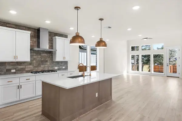 1174 North Roger Hanks Parkway, Dripping Springs, TX 78620