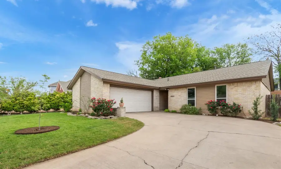 10809 Parkfield Dr, Austin, TX 78758 - #2