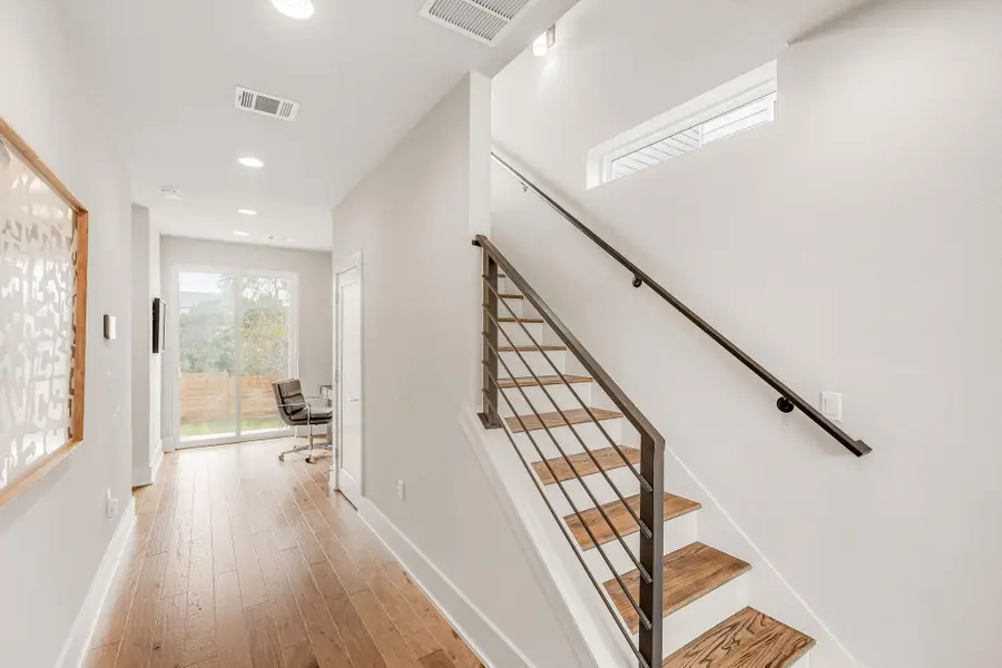 7921 Floracita Ln #26, Austin, TX 78735 - Image #3