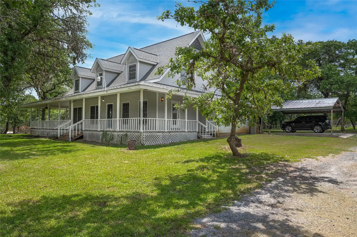 2981 Vivroux Ranch Rd, Seguin, TX 78155 - #1
