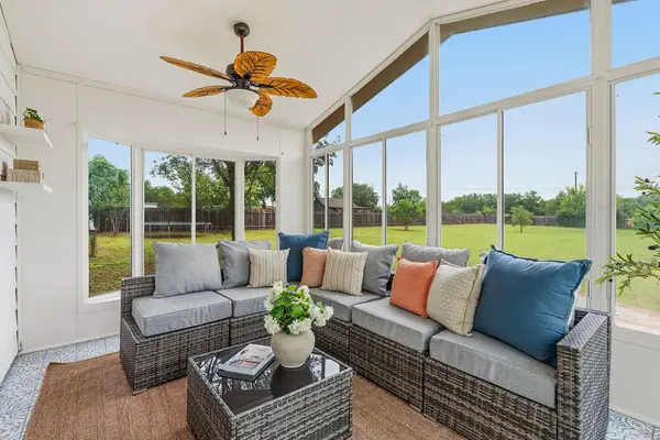 181 Kristen Dr, Kyle, TX 78640
