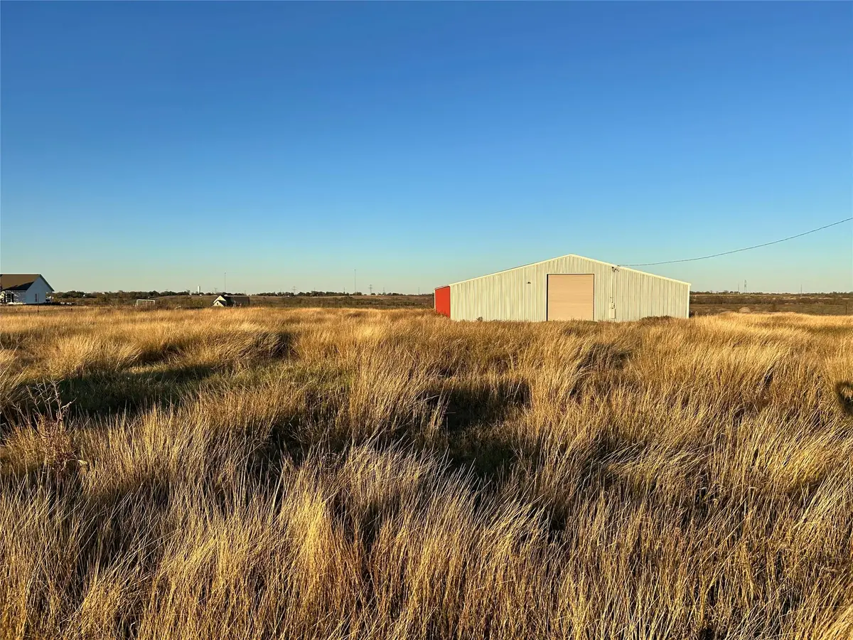 1609 Rogers Cemetery Rd, Rogers, TX 76569 - Image #1