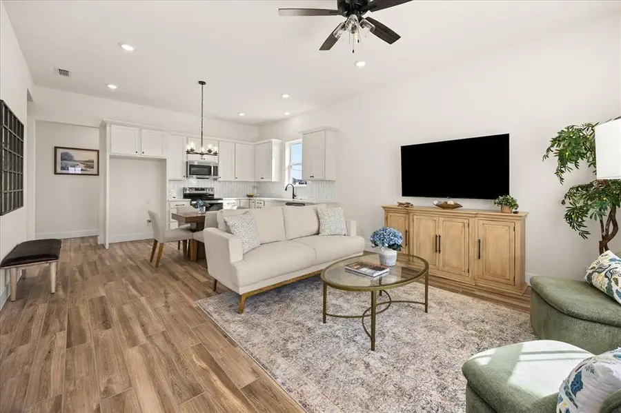 802 S Creek St #108, Fredericksburg, TX 78624 - #3