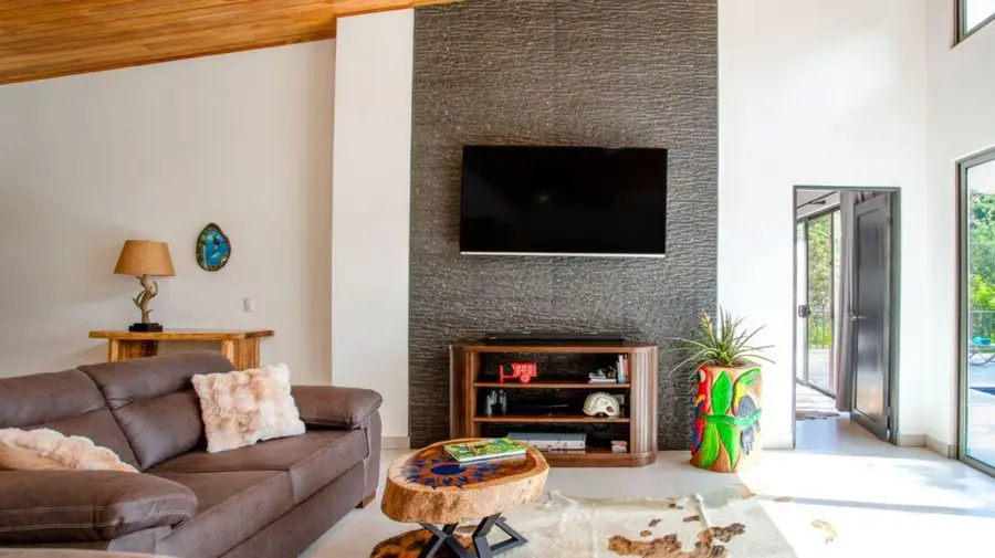 0000 Modern Gem In The Natural Setting, Washington, DC 20505 - #2