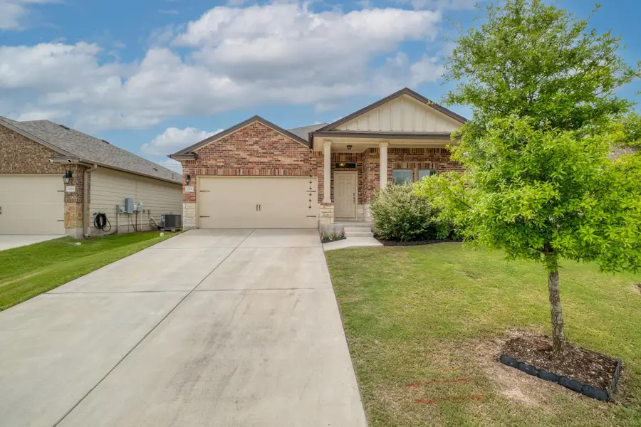 204 Taggart Trl, Jarrell, TX 76537 - #2