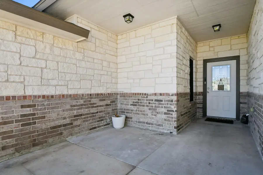 2594 Belle Hubbard Trl, Belton, TX 76513 - Image #3