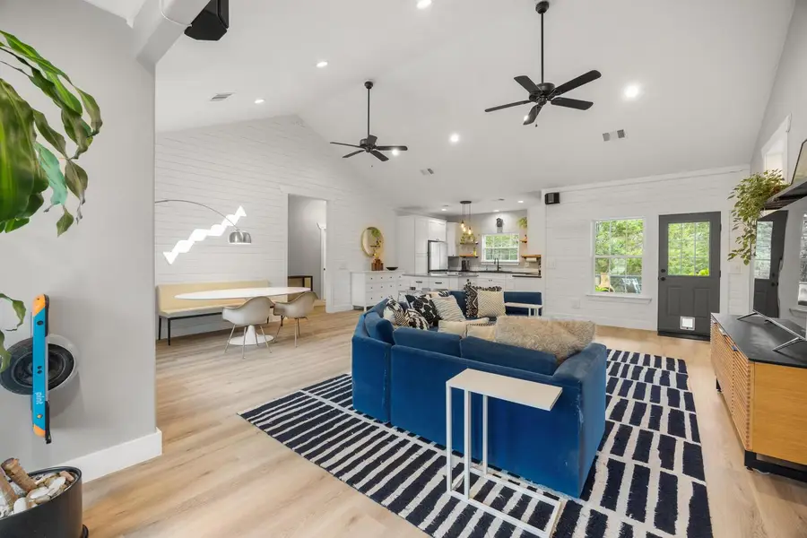 8 Butterfly St, Wimberley, TX 78676 - #3