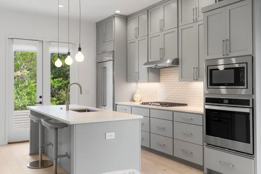 2520 Sutherland St, Austin, TX 78746 - #2