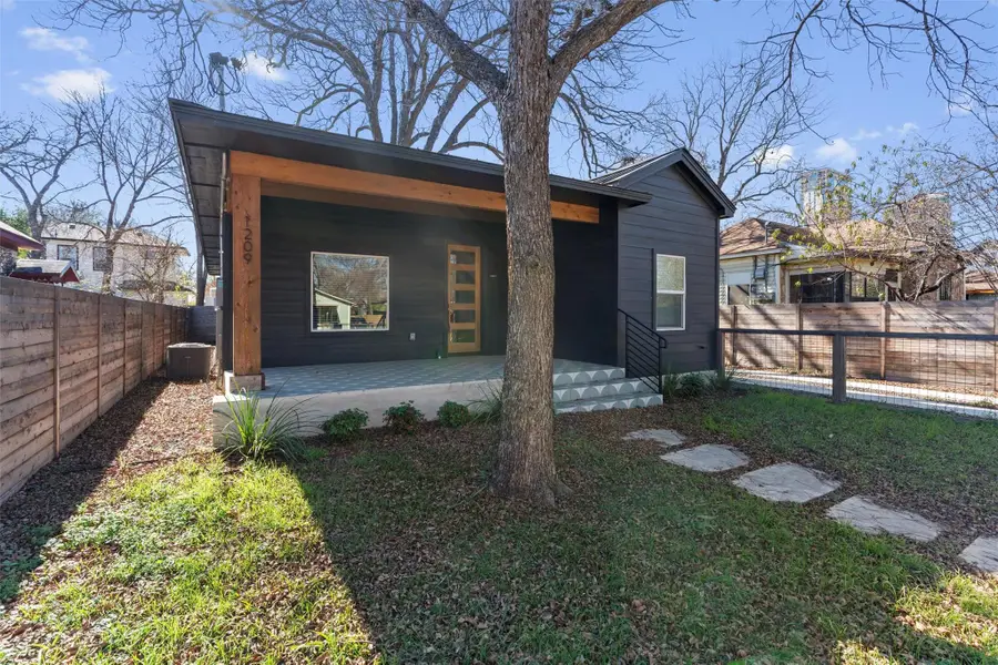 1209 Canterbury St, Austin, TX 78702 - Image #2