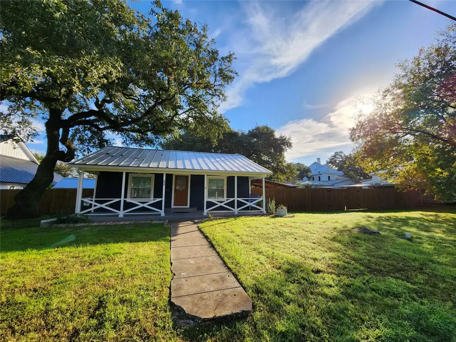 506 S Church St, Lockhart, TX 78644 - #3