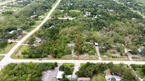 110 Oak Holw, Dale, TX 78616