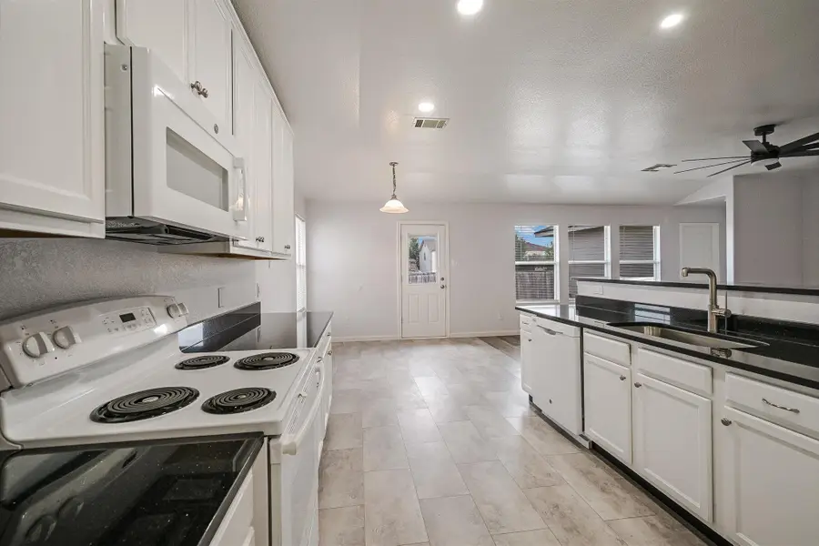 401 Bandara Woods Blvd, Elgin, TX 78621 - #3