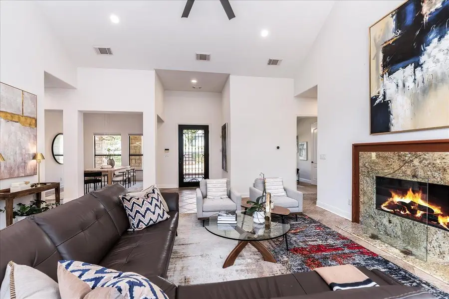 37 Autumn Oaks Dr, The Hills, TX 78738 - #3