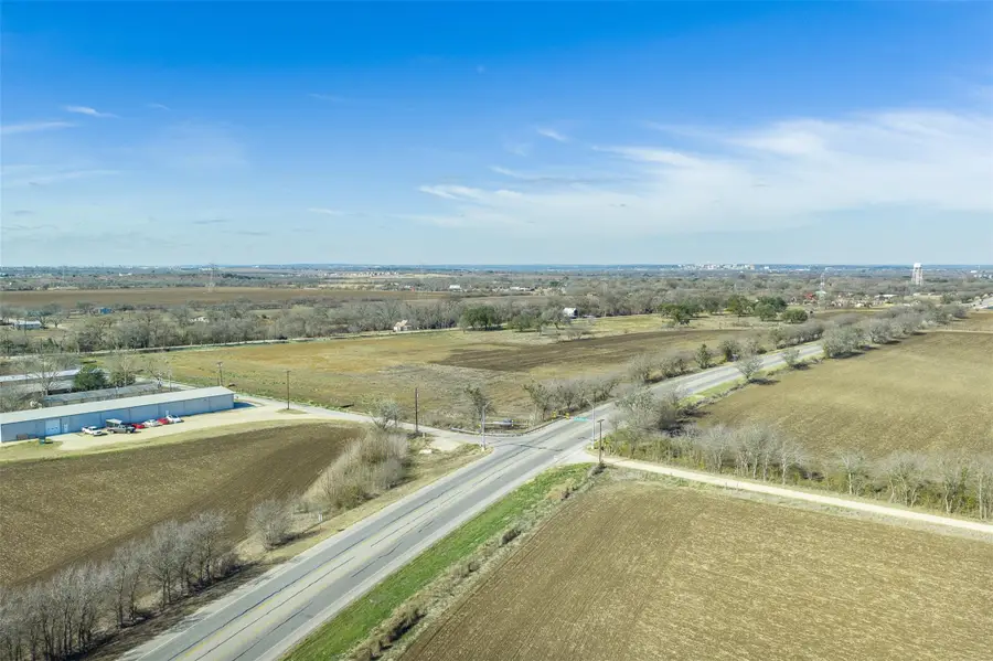600 NW River Rd, Martindale, TX 78655 - #2