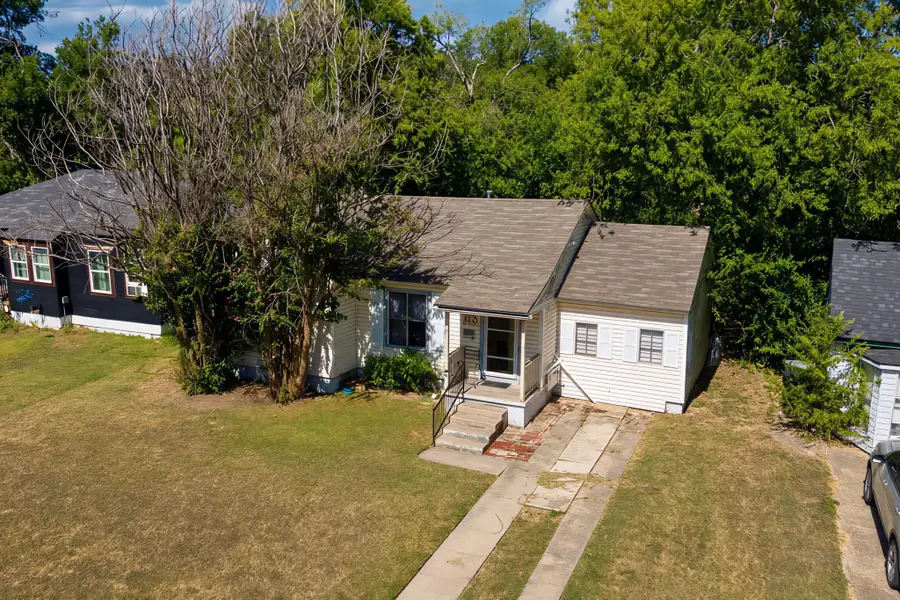 810 N 8th St, Temple, TX 76501 - #2