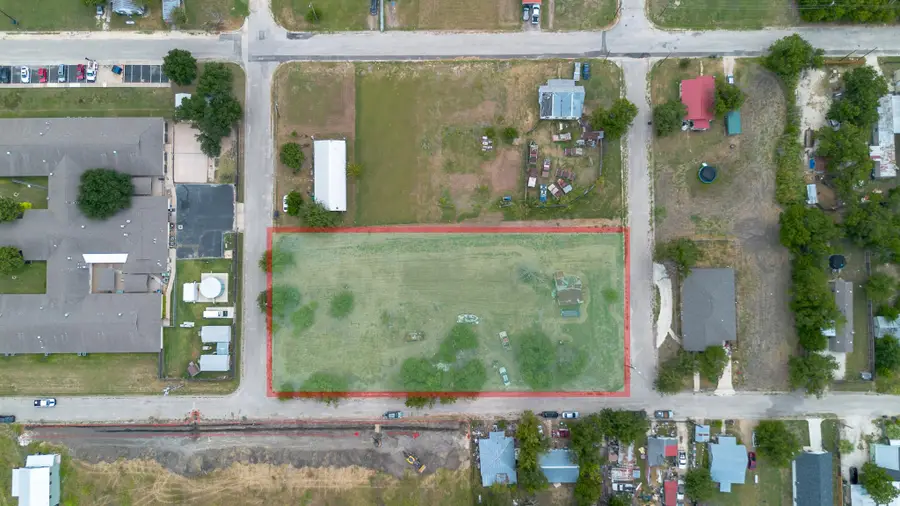 603 N Mustang St, Granger, TX 76530 - #3