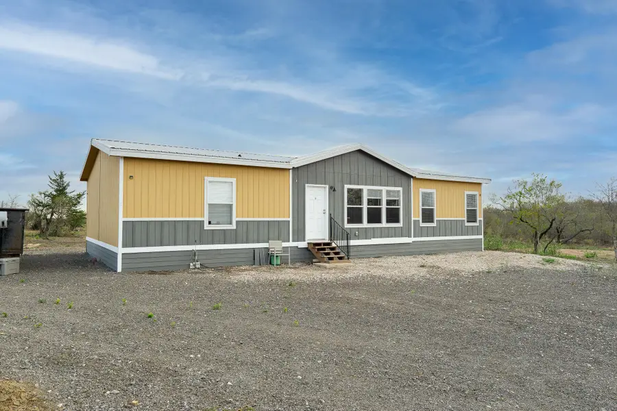 3882 Dry Creek Rd, Lockhart, TX 78644 - Image #2