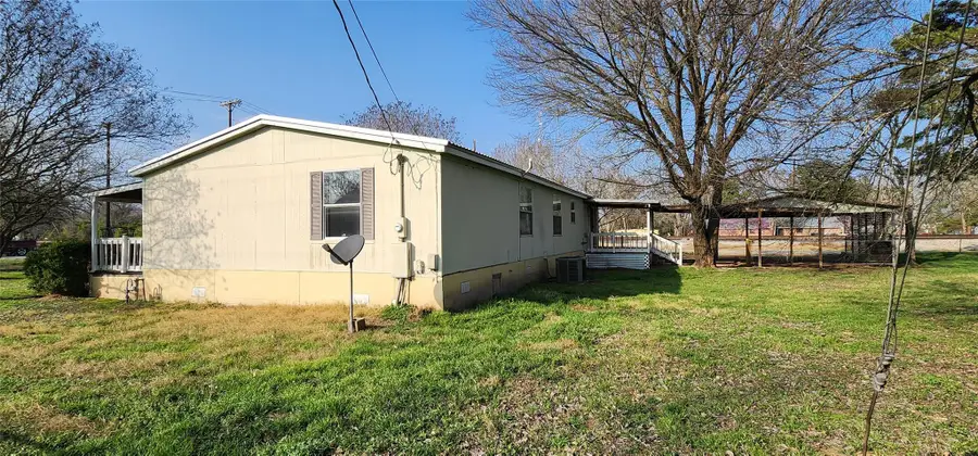 3 Miller St, Smithville, TX 78957 - #2